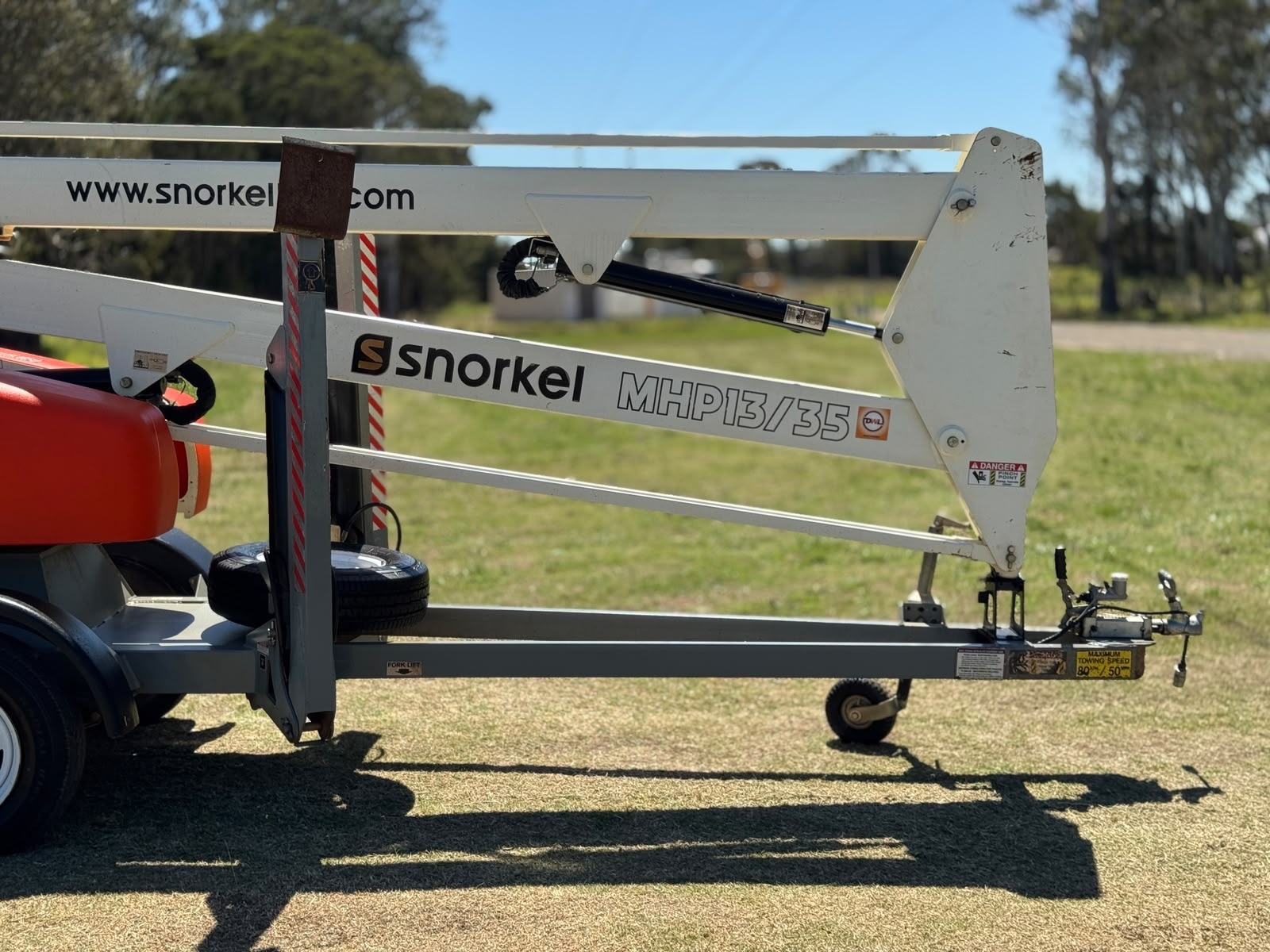 SNORKEL MHP 13/35 V308 41FT 12.6M TRAILER MOUNTED BOOM LIFT ELEVATED WORK PLATFORM EWP JLG GENIE image 12