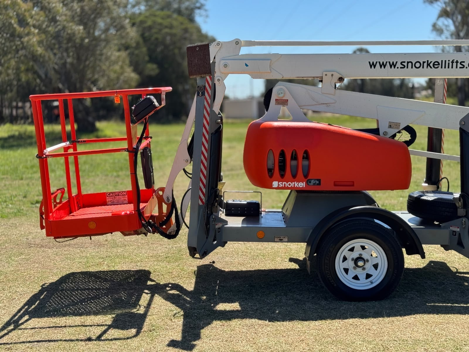 SNORKEL MHP 13/35 V308 41FT 12.6M TRAILER MOUNTED BOOM LIFT ELEVATED WORK PLATFORM EWP JLG GENIE image 11