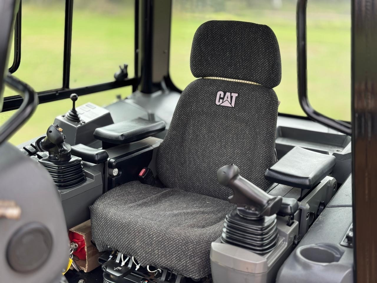 CATERPILLAR D6K XL DOZER WITH SWEEPS SCREENS AND RIPPERS KOMATSU JOHN DEERE image 12
