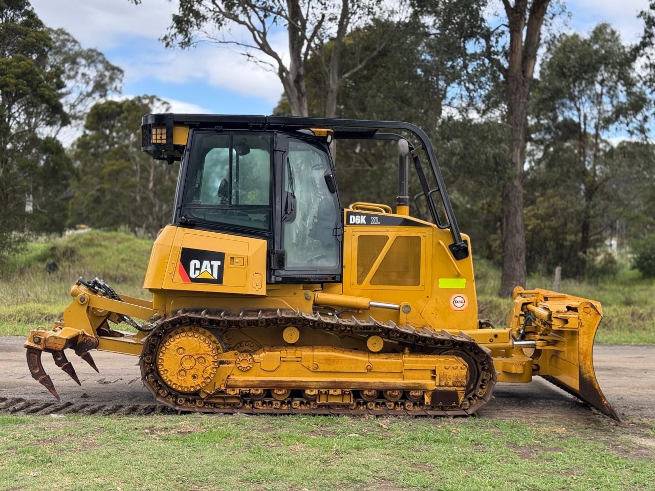 CATERPILLAR D6K XL DOZER WITH SWEEPS SCREENS AND RIPPERS KOMATSU JOHN DEERE image 36