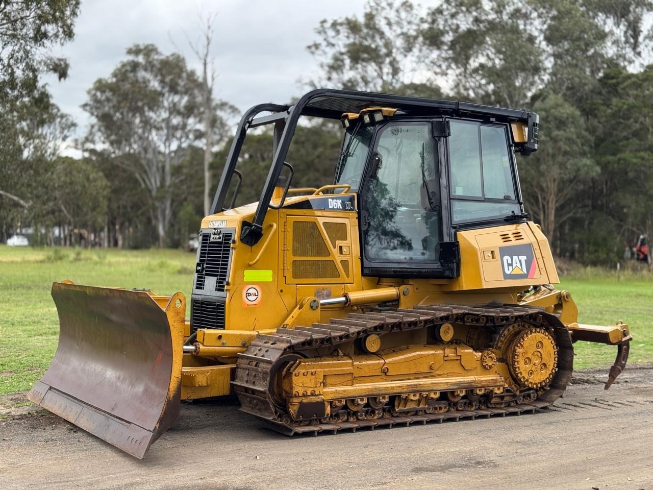 CATERPILLAR D6K XL DOZER WITH SWEEPS SCREENS AND RIPPERS KOMATSU JOHN DEERE image 6