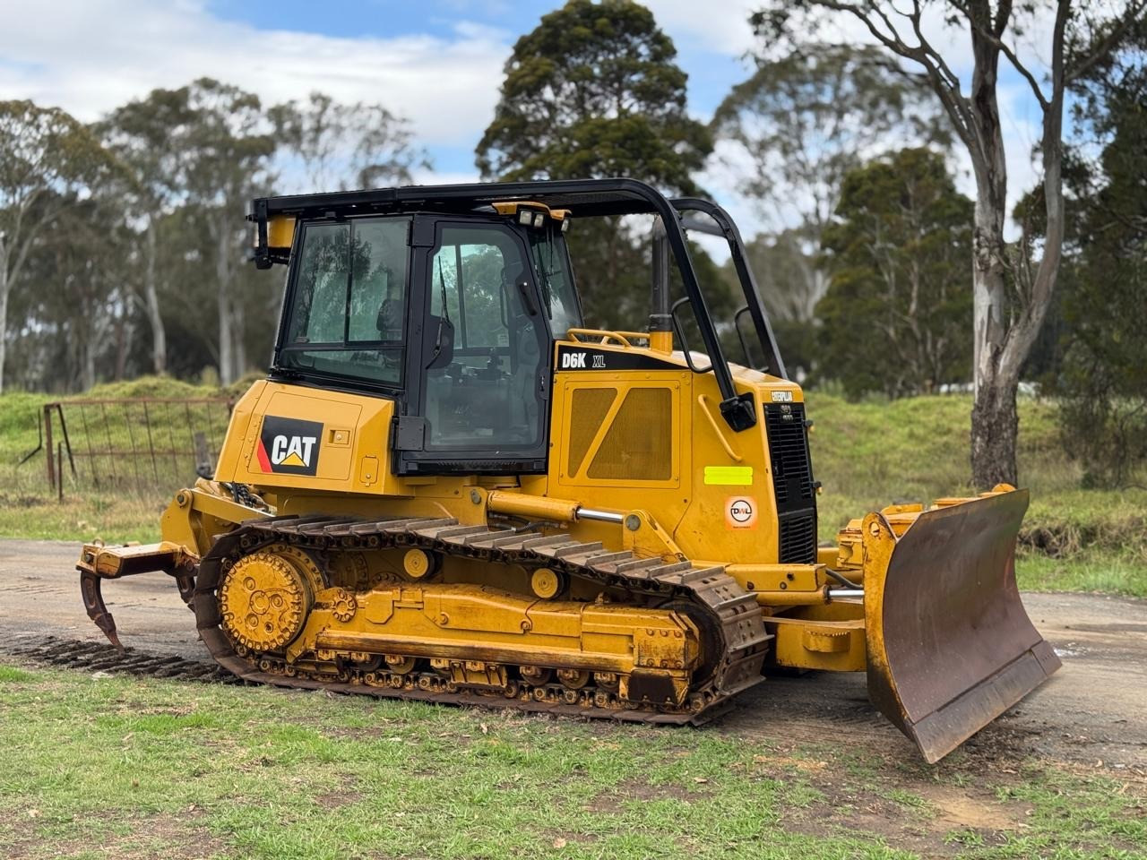 CATERPILLAR D6K XL DOZER WITH SWEEPS SCREENS AND RIPPERS KOMATSU JOHN DEERE image 35