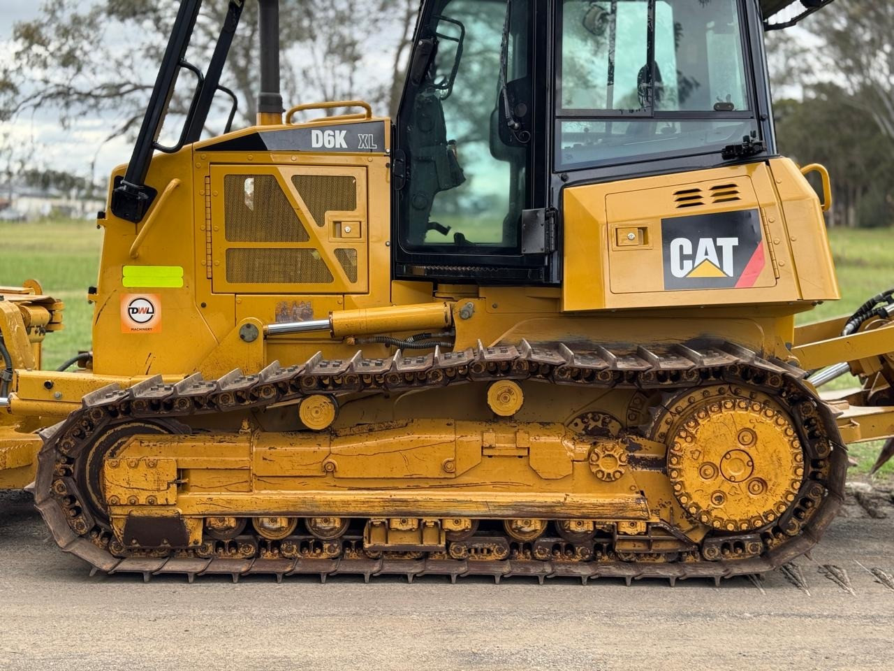 CATERPILLAR D6K XL DOZER WITH SWEEPS SCREENS AND RIPPERS KOMATSU JOHN DEERE image 31