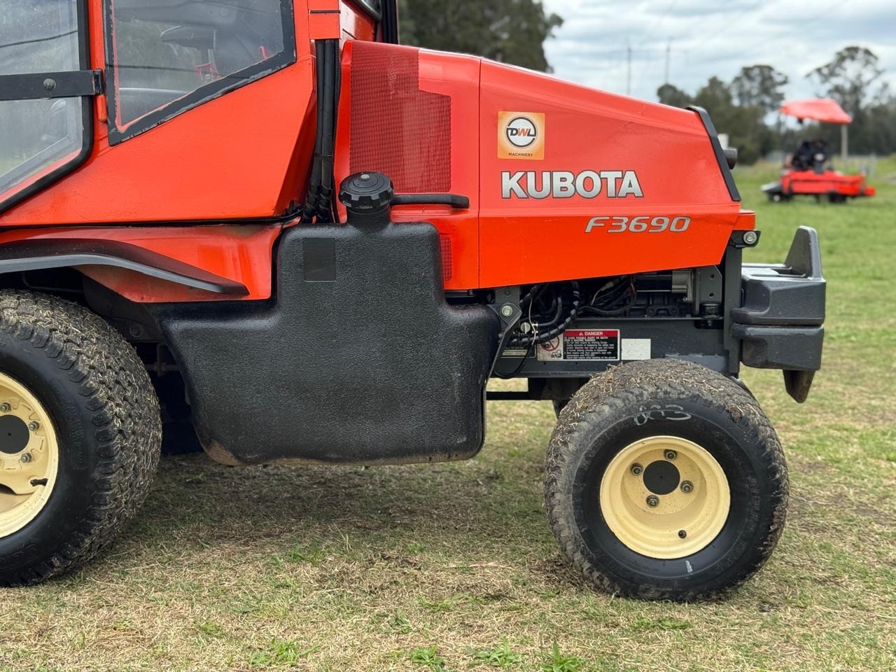 KUBOTA F3690 72 INCH DIESEL OUT FRONT DECK RIDE ON LAWN MOWER TORO JOHN DEERE image 21