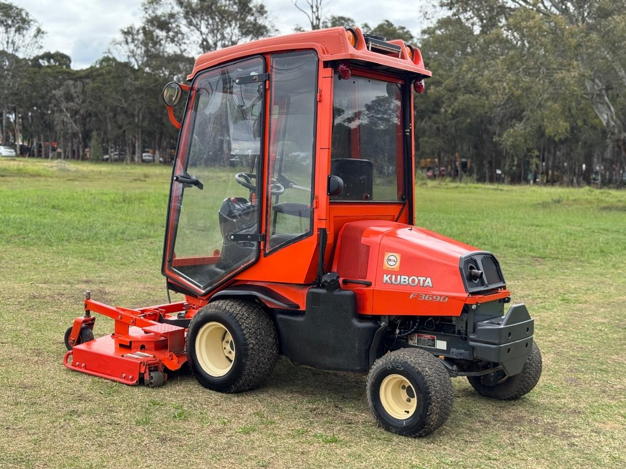 KUBOTA F3690 72 INCH DIESEL OUT FRONT DECK RIDE ON LAWN MOWER TORO JOHN DEERE image 4