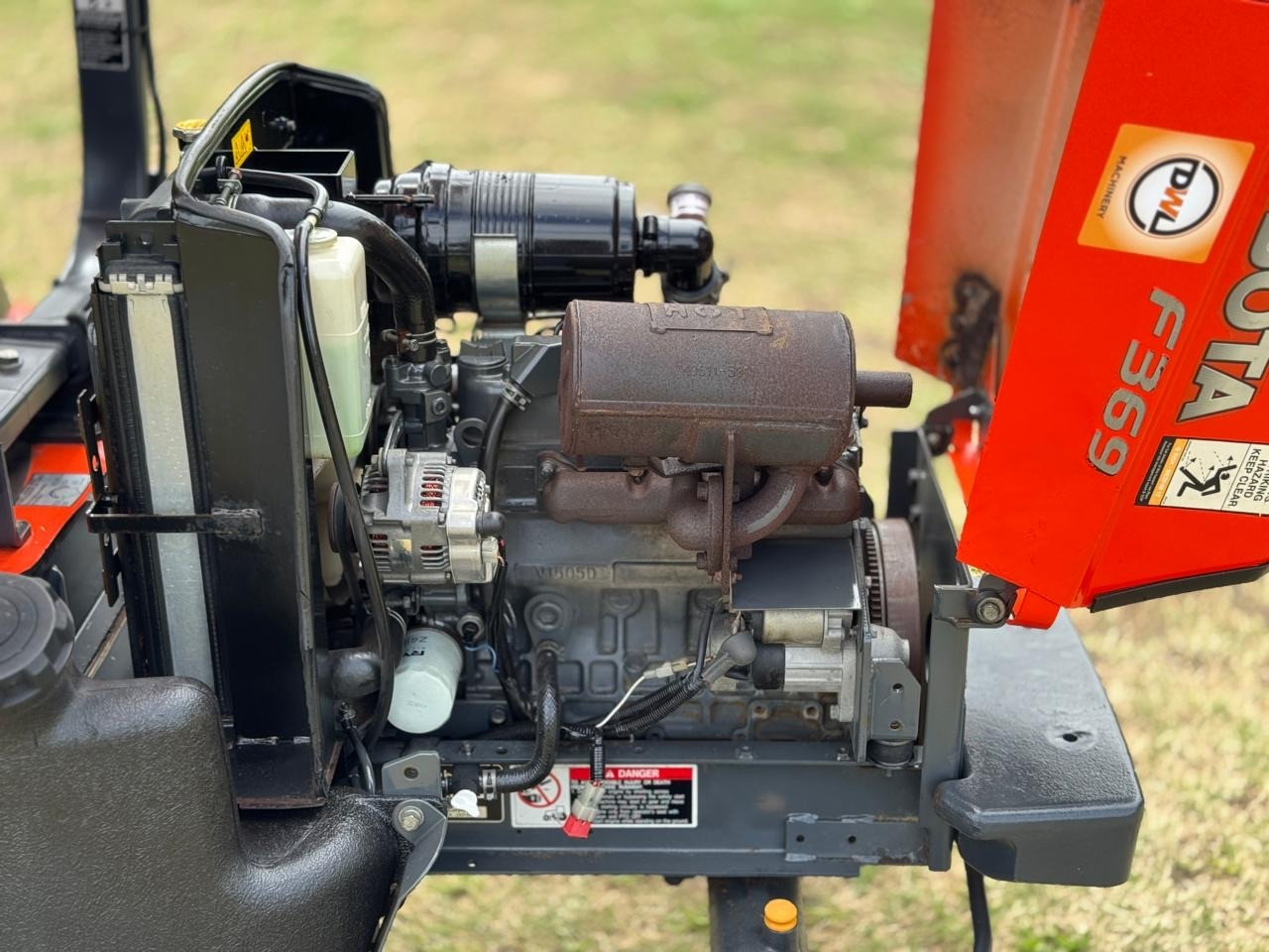 KUBOTA F3690 72 INCH DIESEL OUT FRONT DECK RIDE ON LAWN MOWER TORO JOHN DEERE image 17