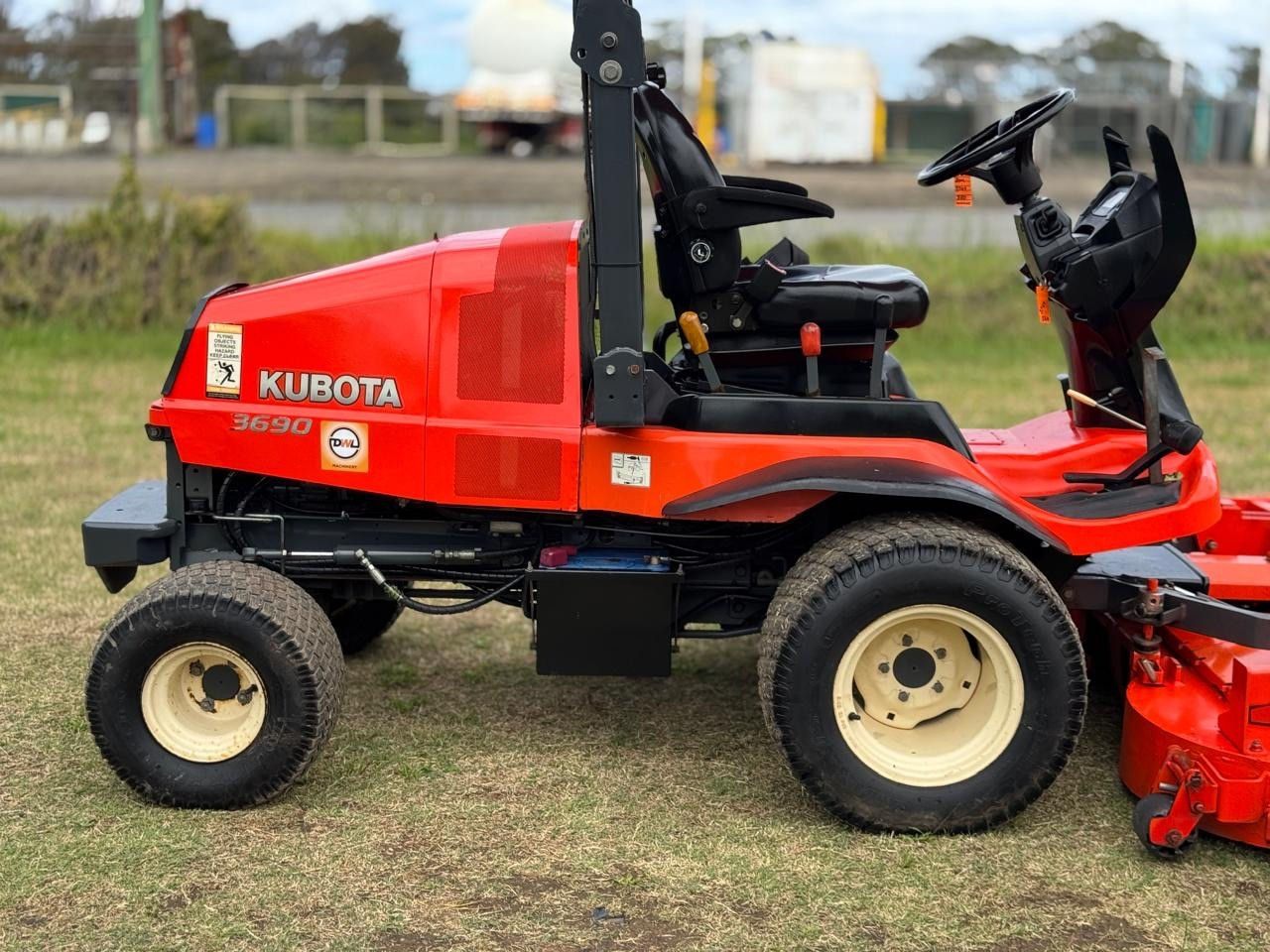 KUBOTA F3690 72 INCH DIESEL OUT FRONT DECK RIDE ON LAWN MOWER TORO JOHN DEERE image 18