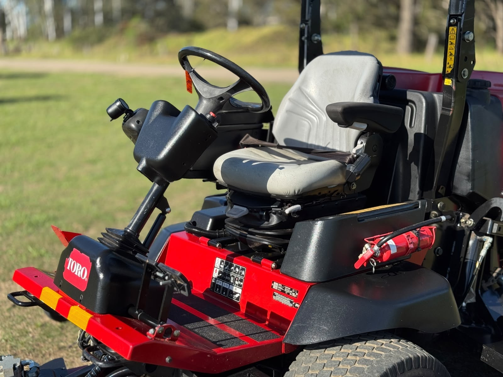 TORO GROUNDSMASTER 4000D DIESEL RIDE ON LAWN MOWER WIDE AREA COMMERCIAL OUT FRONT JOHN DEERE image 7