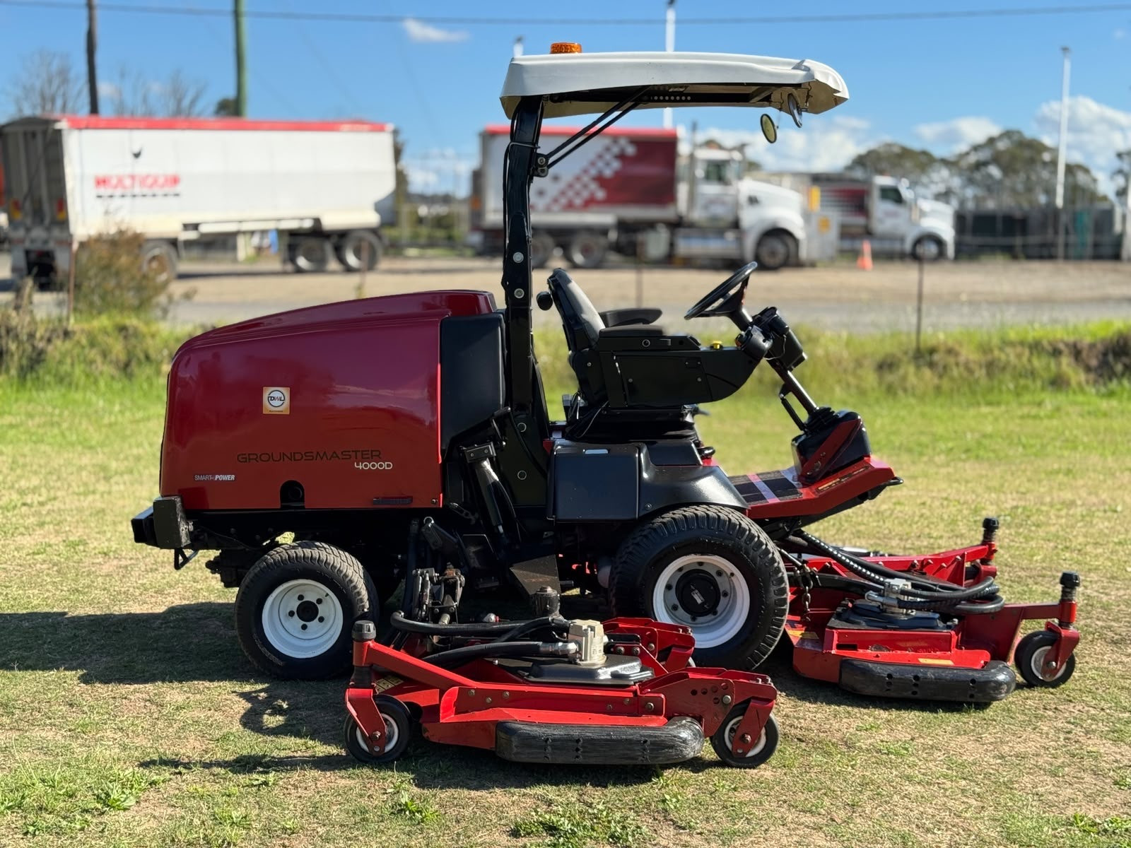TORO GROUNDSMASTER 4000D DIESEL RIDE ON LAWN MOWER WIDE AREA COMMERCIAL OUT FRONT JOHN DEERE image 5