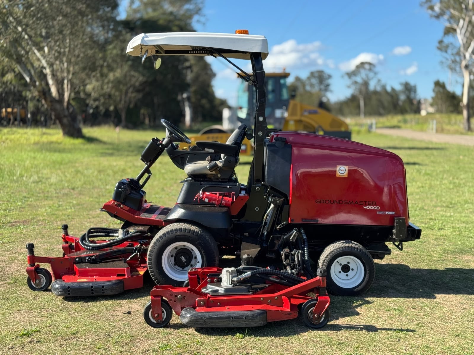 TORO GROUNDSMASTER 4000D DIESEL RIDE ON LAWN MOWER WIDE AREA COMMERCIAL OUT FRONT JOHN DEERE image 2