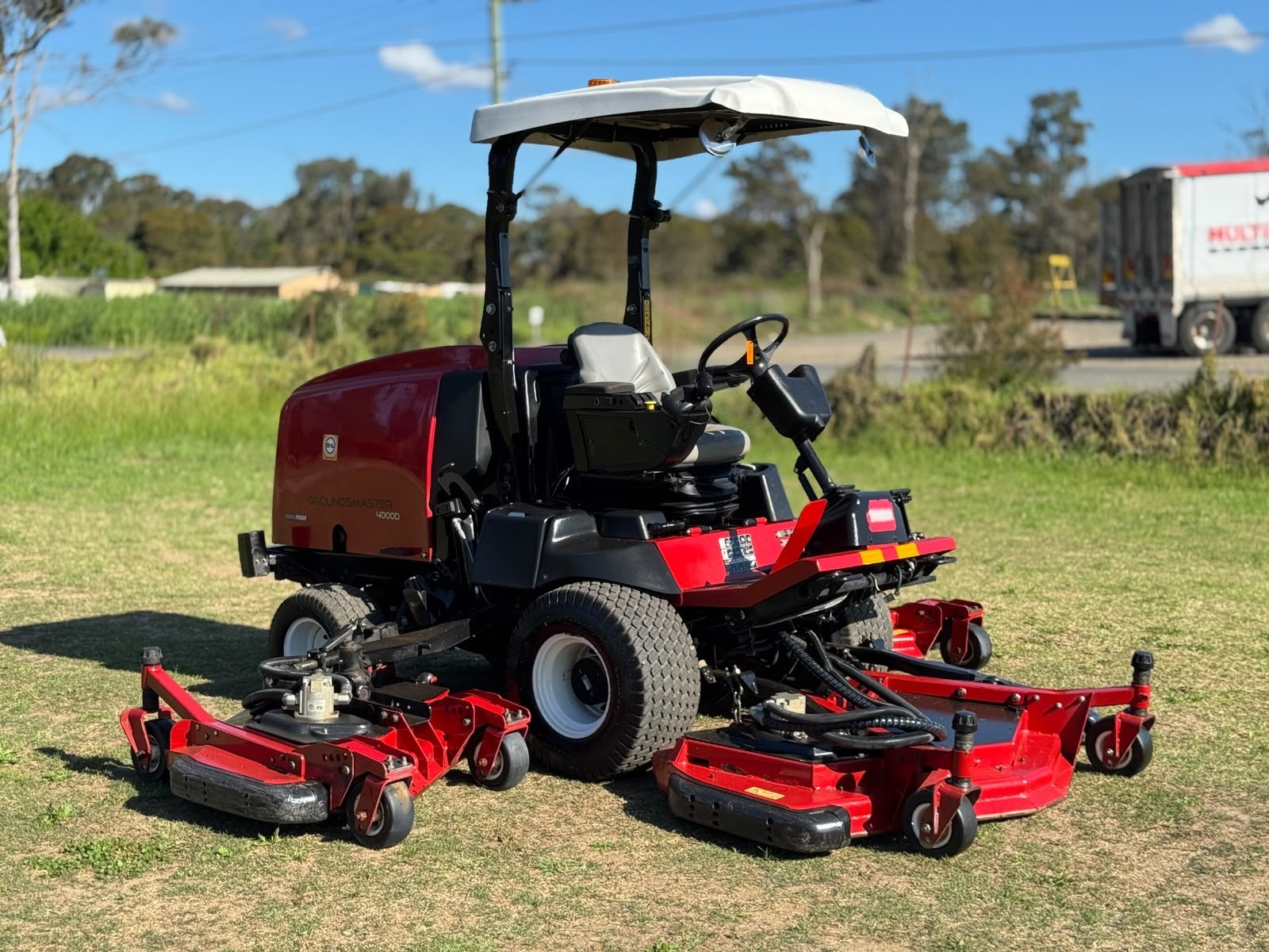 TORO GROUNDSMASTER 4000D DIESEL RIDE ON LAWN MOWER WIDE AREA COMMERCIAL OUT FRONT JOHN DEERE image 6