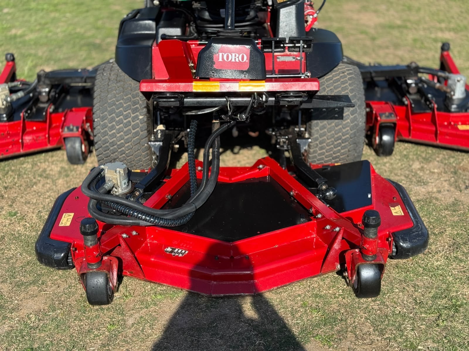 TORO GROUNDSMASTER 4000D DIESEL RIDE ON LAWN MOWER WIDE AREA COMMERCIAL OUT FRONT JOHN DEERE image 16