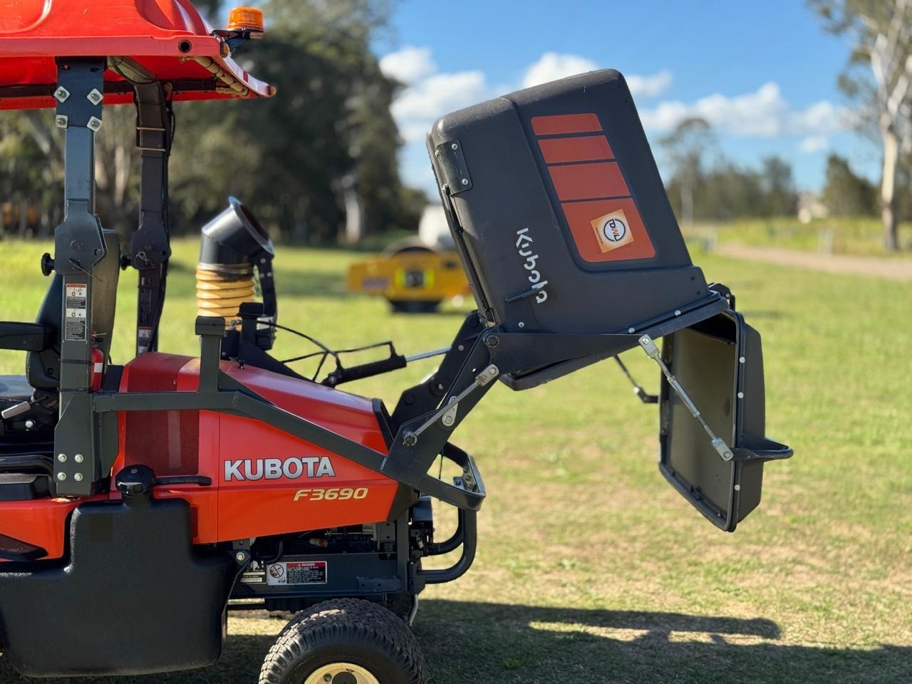 KUBOTA F3690 DIESEL OUT FRONT DECK RIDE ON LAWN MOWER TORO JOHN DEERE image 8